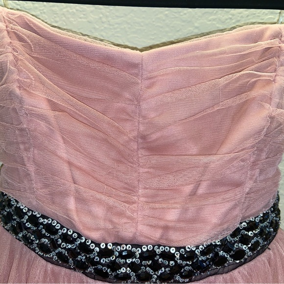 Francesca’s trixxi vintage rose blush strapless dress black & silver gem waist - Picture 8 of 12